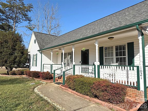 3rd image of 1021 Courtney Cove Ct