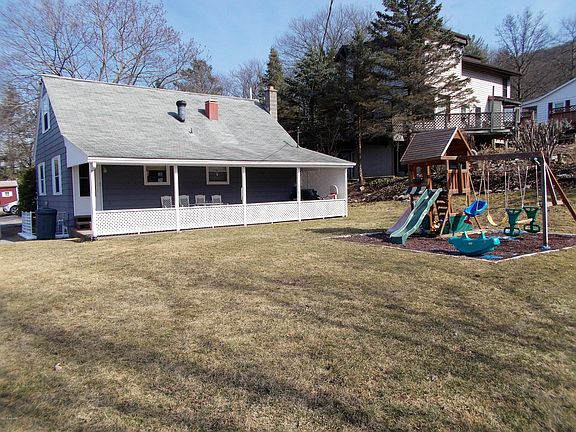 2nd image of 504 Thompson St S