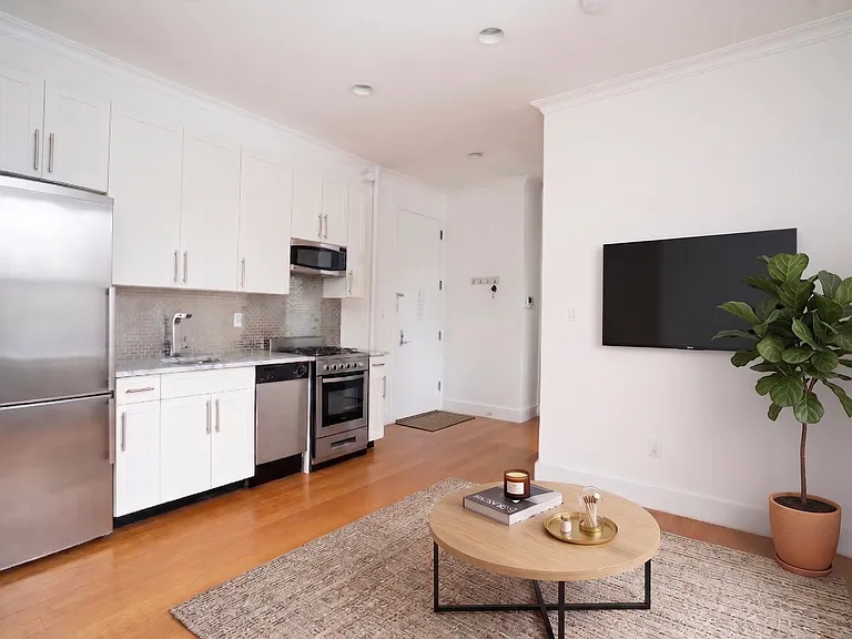 150 W 84th St #4A — Photo 2