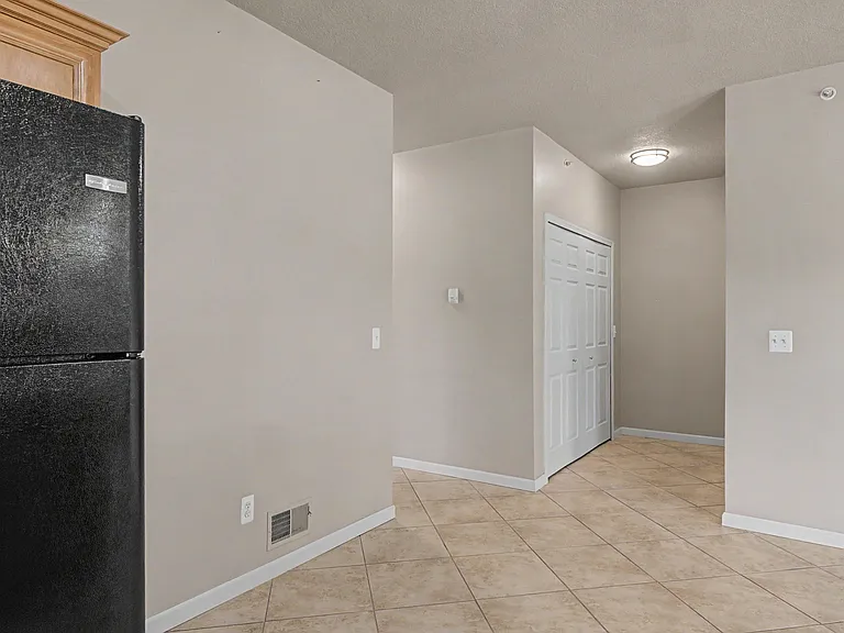 43018 Burlington Dr — Photo 20