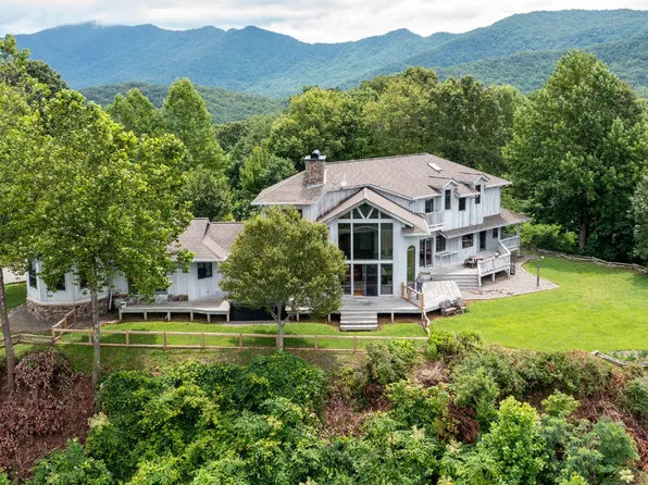 1033 Shiloh Overlook, Hayesville, NC 28904