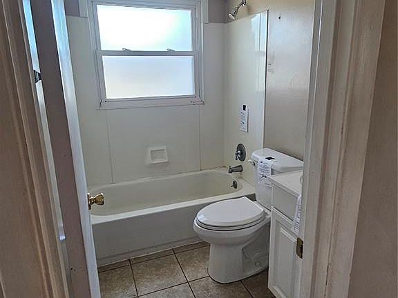5th image of 1090 Lindsay Ln