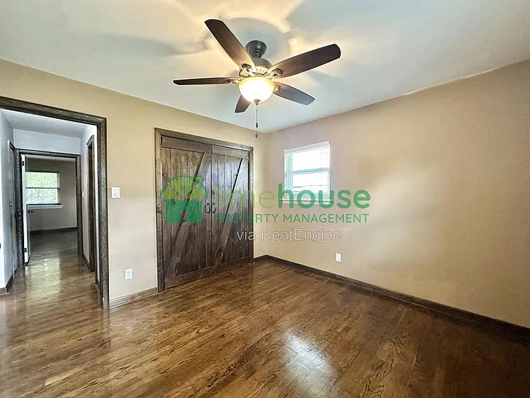 417 Lynn Shores Dr — Photo 16