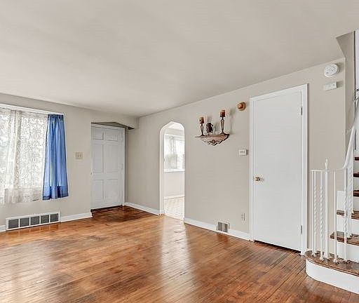 3rd image of 26 Hazelwood Ave