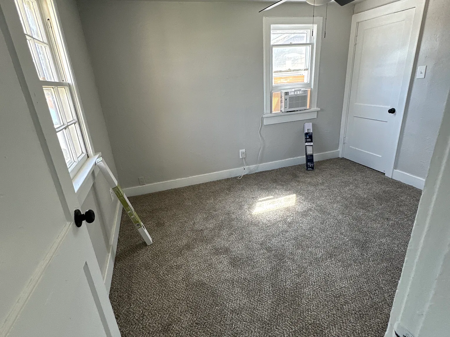 1014 Parker St — Photo 3