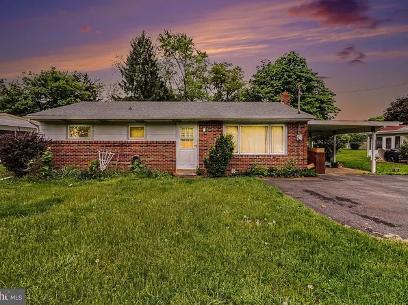 17 Hogestown Rd, Mechanicsburg, PA 17050