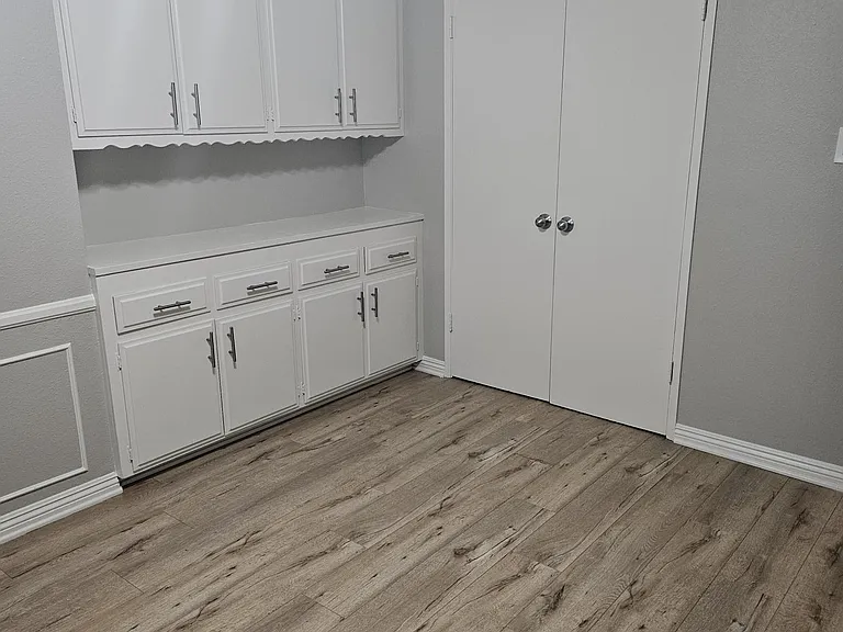Malibu Apartments — Photo 11