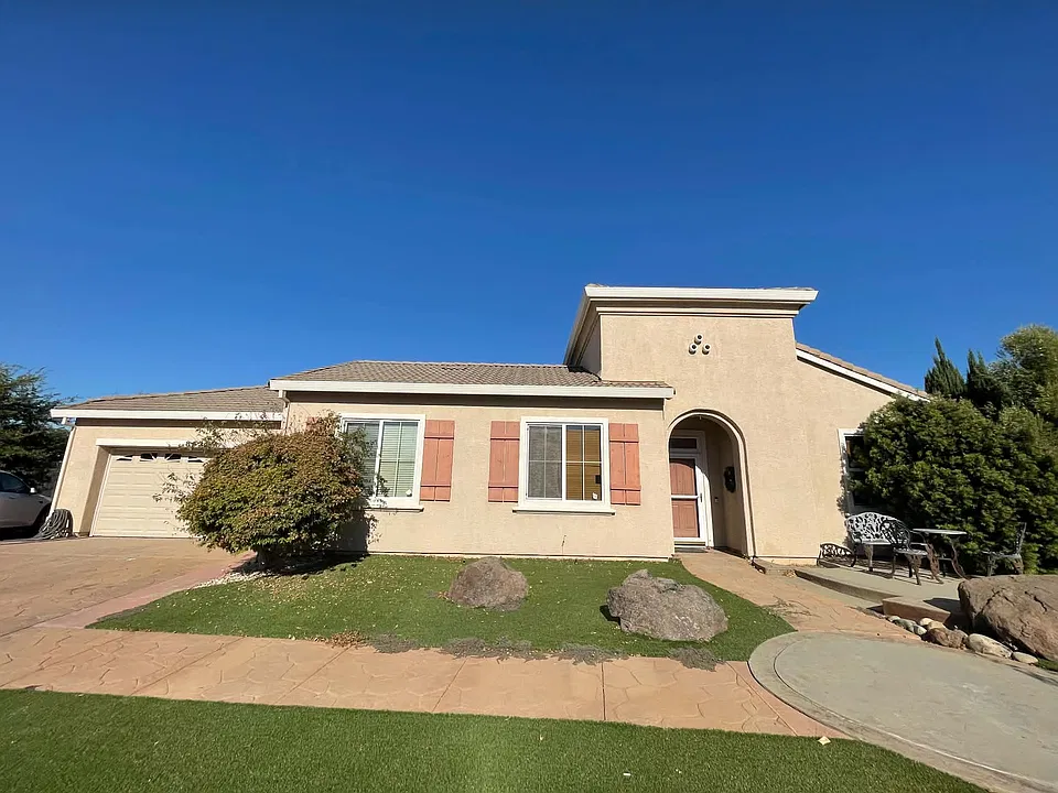 8433 Greentrails Way