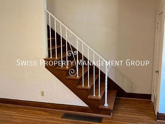 3rd image of 1636 Glenn Ave
