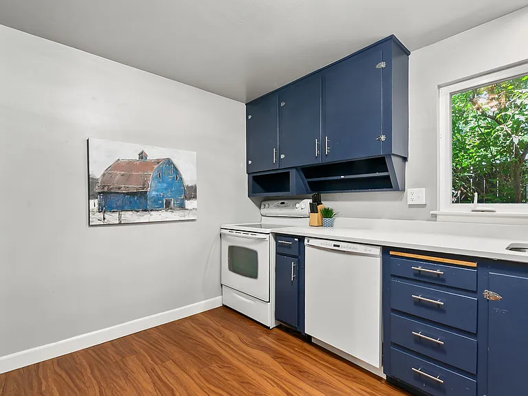 726 Eastdale Dr — Photo 16
