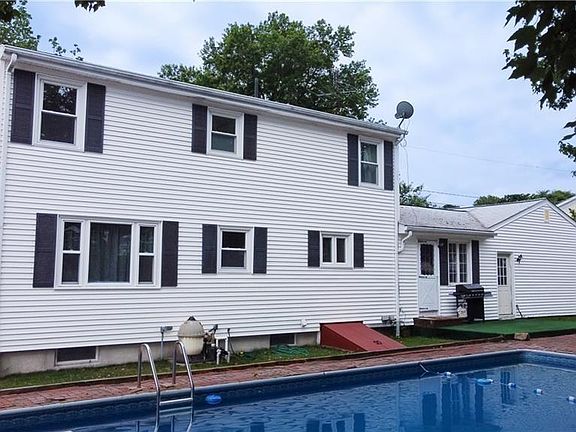 5th image of 442 Eastview Ave