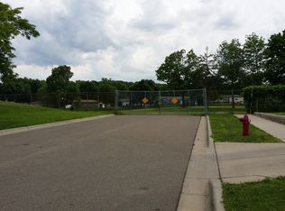 7590 Cloman Way APT 1, Inver Grove Heights, MN 55076