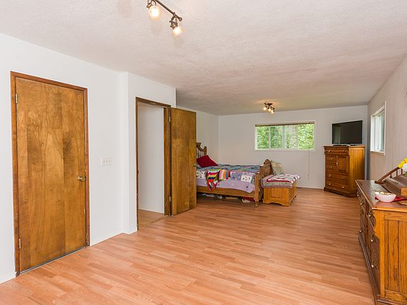 3rd image of 21105 NE 227th Ave