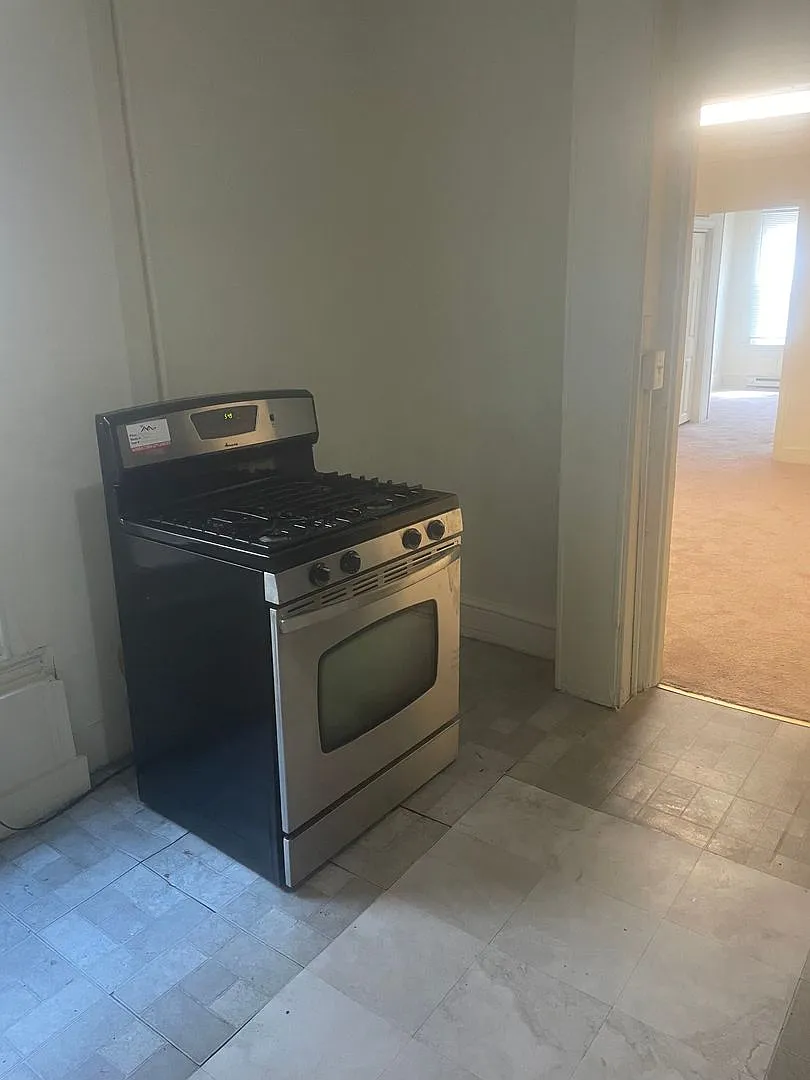 729 W. Lafayette St — Photo 3