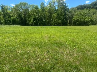 11 Monkey Bluff Rd, Burkesville, KY 42717