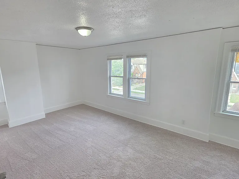 15039 Sorrento St — Photo 29