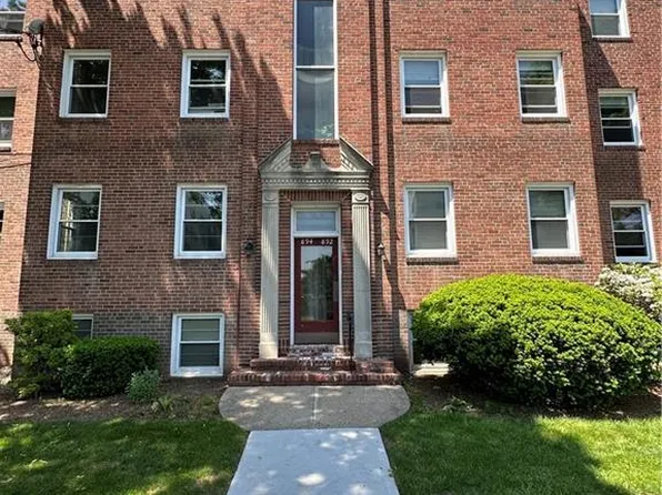 892 Farmington Avenue #892A, West Hartford, CT 06119