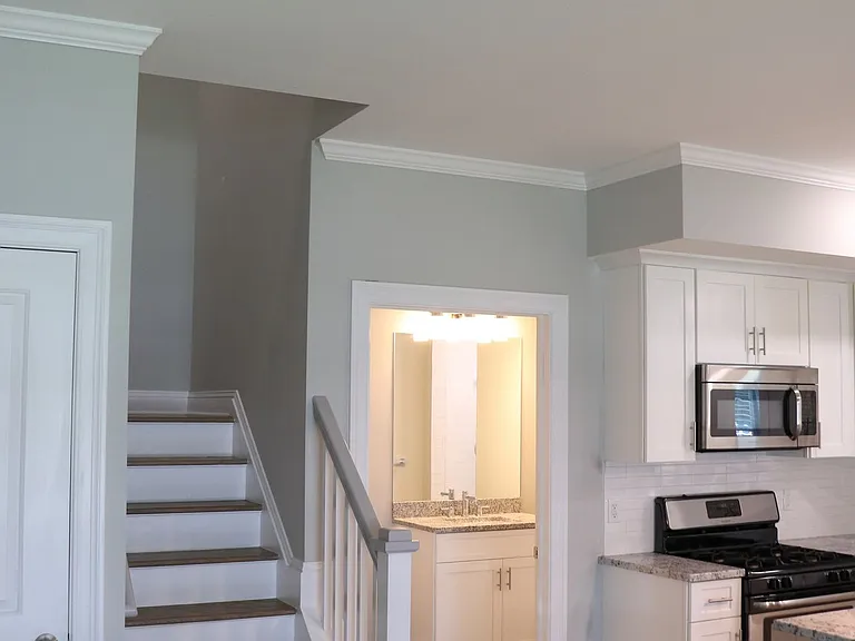 39 Glenwood Ave — Photo 38