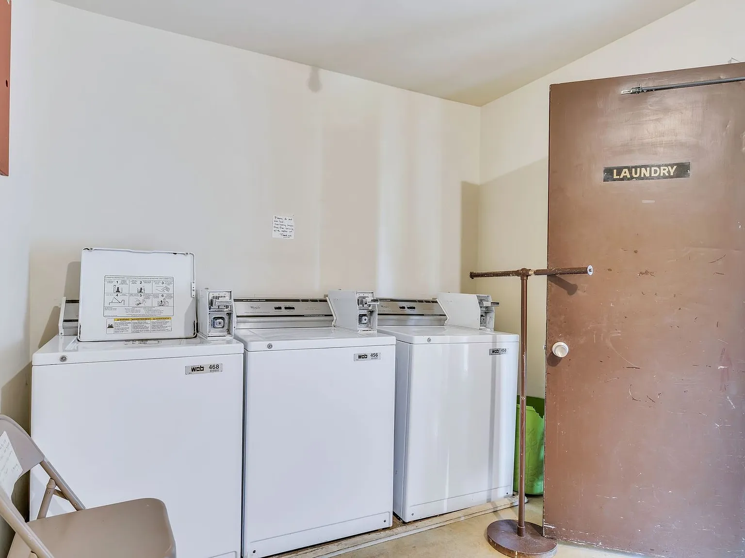 Executive House Apartments — Photo 2