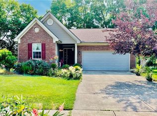 1689 Paradise Trl, Troy, OH 45373