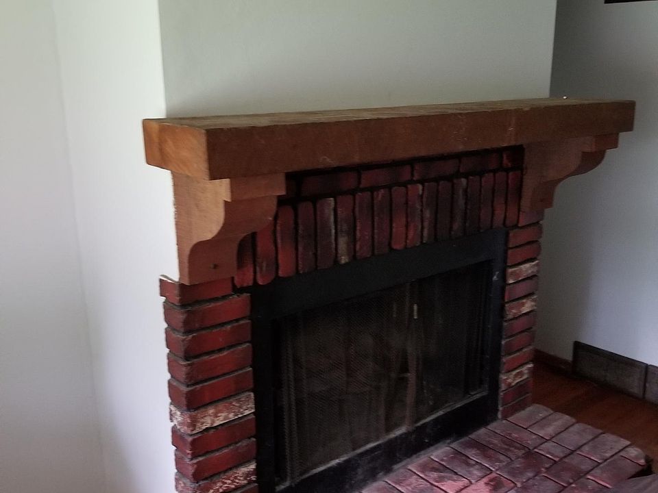 1st image of 245 Dundee Cir