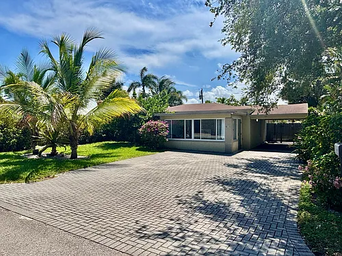 819 SW 10th Ter Photo 1