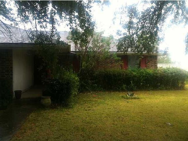 2nd image of 212 Constitution Dr