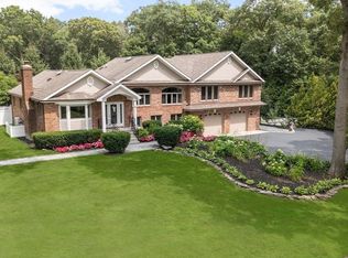 41 Golf Ln, Huntington, NY 11743