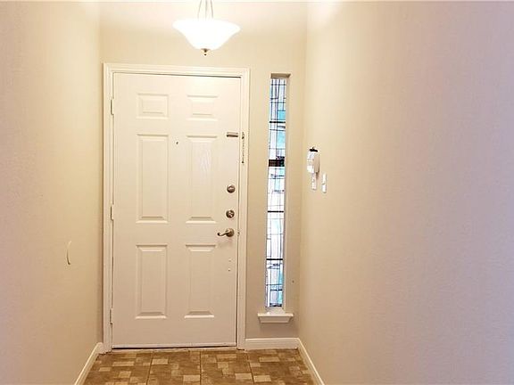 3rd image of 823 Mancuso Dr