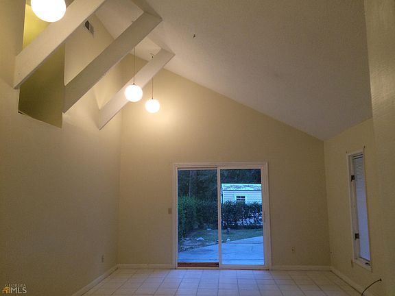 3rd image of 216 Wildwood Dr