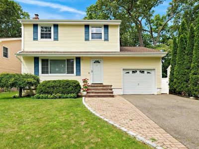 11 Locust Place, Huntington Station, NY, 11746