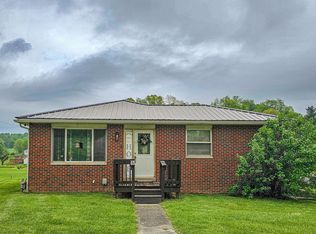 520 Georges Creek Rd, Gallipolis, OH 45631