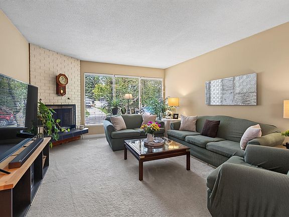 4th image of 15 Linwood Cres