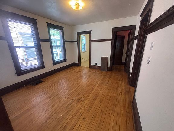 4th image of 1036 Williamson St #19028949