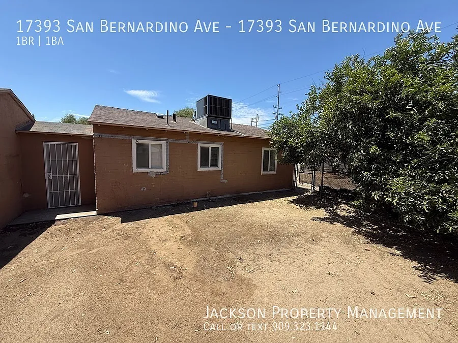 Newly Renovated 1 Bedroom Home in Fontana — Photo 2