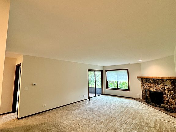 5th image of 1365 N Sterling Ave #215