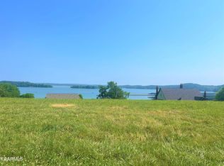 459 Cypress Pointe Dr, Lenoir City, TN 37772