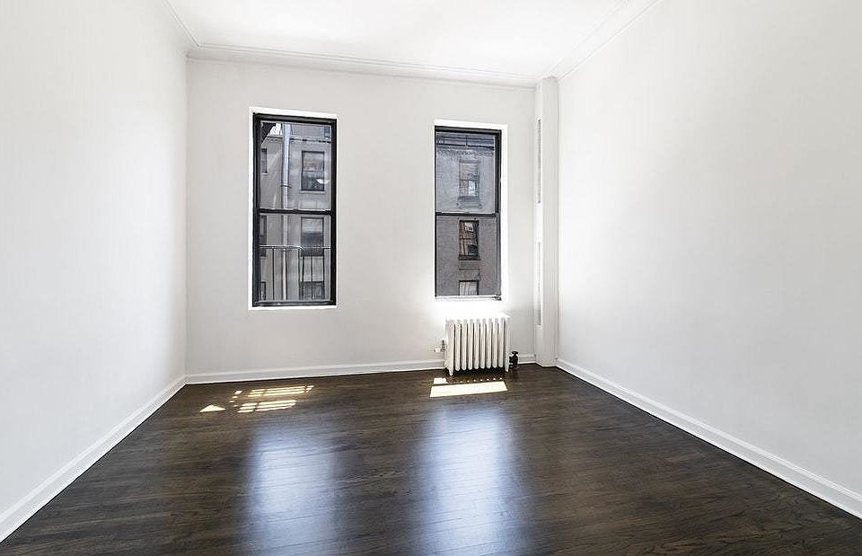 1st image of 174 Thompson St #4R