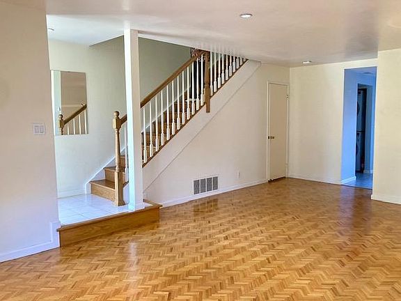 2nd image of 812 Juno Ln