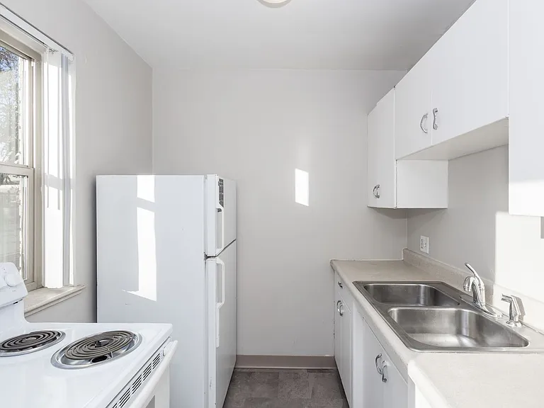 Jersey Apartments — Photo 11