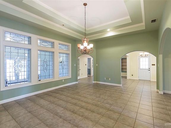 3rd image of 304 Toucan Ave