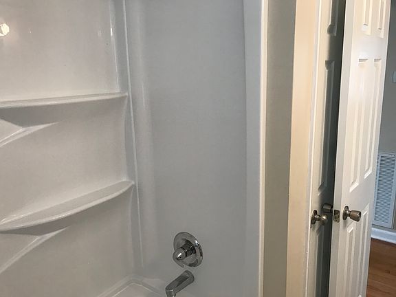 5th image of 3027 Hazel Dr