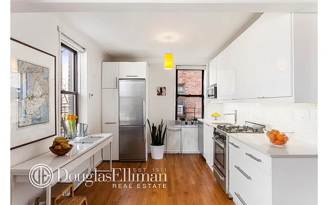 Sold by Douglas Elliman | media 19