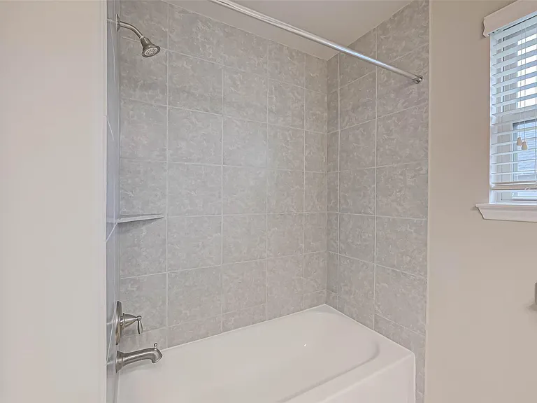 2111 Post Oak Ct — Photo 34
