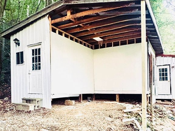2nd image of 467 Rivervale Cabin Rd