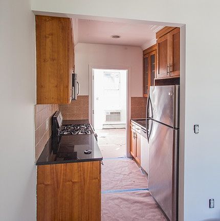 5th image of 26 Diamond St #3