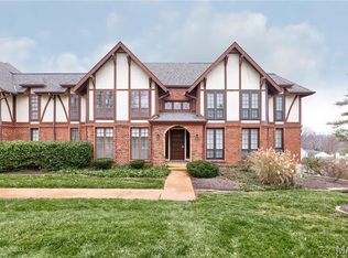 927 Claytonbrook Dr APT 3, Ballwin, MO 63011