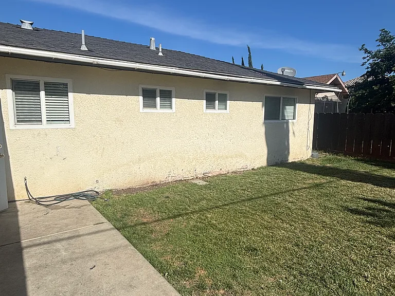 Oliver St — Photo 17