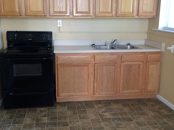 4th image of 125 Park Ave APT 12