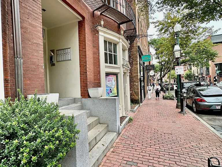 105 Charles St #6 — Photo 5